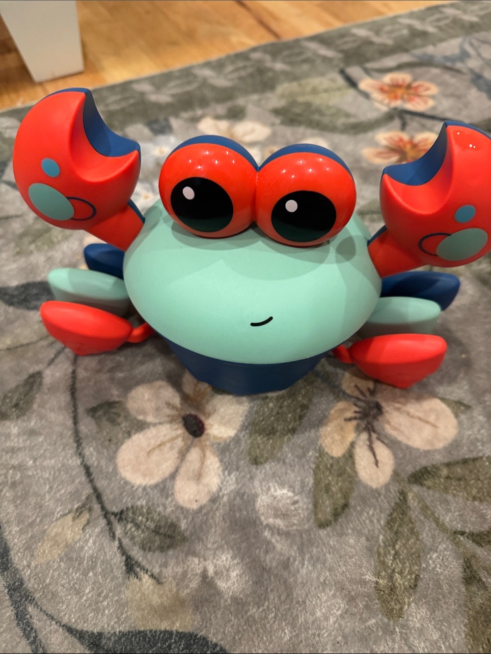Dancing crab for babies